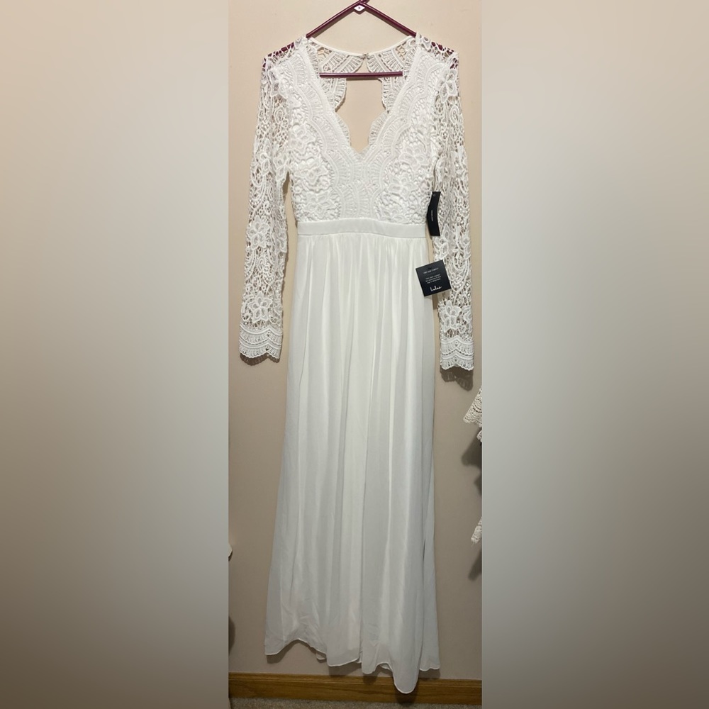 Lulu’s white lace sleeve maxi dress